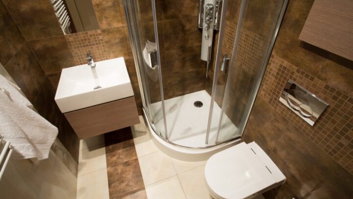 Cómo aprovechar un cuarto de baño pequeño